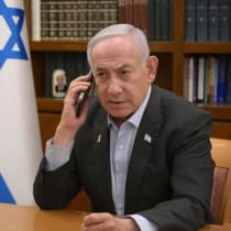  El primer ministro Benjamin Netanyahu habla por teléfono con el presidente electo Donald Trump 