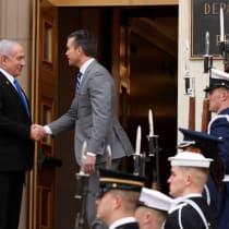  El Secretario de Defensa de EE.UU., Hegseth, se reúne con el Primer Ministro israelí, Netanyahu, en el Pentágono, en Washington.