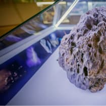  Los meteoritos del Smithsonian ayudan a desvelar el misterio de la llegada del agua a la Tierra. Ilustración.