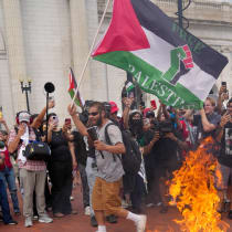  Washington DC EE.UU. - 24 de julio de 2024 - Manifestantes de Gaza se reúnen cerca del Capitolio de EE.UU. mientras el primer ministro israelí Netanyahu habla en el Congreso 