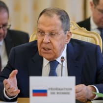  El ministro de Asuntos Exteriores ruso, Sergey Lavrov, habla durante una reunión con los ministros de Asuntos Exteriores de la Confederación de Estados del Sahel en Moscú, Rusia, jueves 3 de abril de 2025.