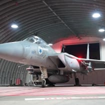  Pilotos de caza de la Fuerza Aérea israelí se embarcan para atacar objetivos nucleares iraníes, 15 de junio de 2025.
