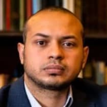 Khaled Hassan es un investigador egipcio-británico especializado en seguridad nacional y política exterior con más de 14 años de experiencia en extremismo, propaganda y geopolítica de Oriente Medio. 