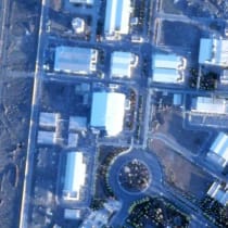 Aparecen nuevos tejados en los edificios de las instalaciones de Natanz, en Irán, enero de 2026. 