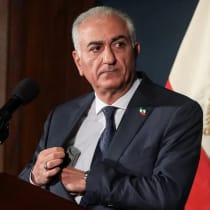El príncipe heredero iraní Reza Pahlavi tras un discurso en Washington, el 16 de enero de 2026; ilustrativo.