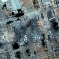 Una imagen de satélite muestra un primer plano de los edificios destruidos en el Centro de Tecnología Nuclear de Isfahán, tras haber sido alcanzado por ataques aéreos estadounidenses, en Isfahán (Irán), el 22 de junio de 2025.