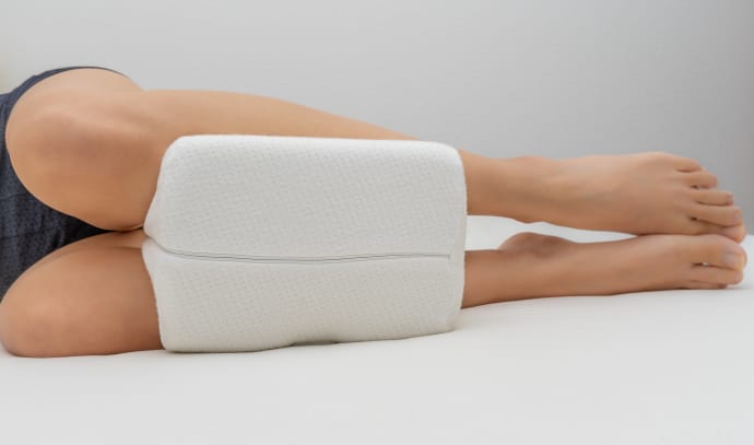 Knee pillow and more: How specialty pillows improve sleep quality - The  Jerusalem Post