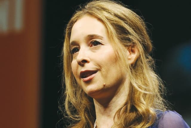 Eyes Wide Open. How to Make Smart Decisions in a Confusing World - Noreena  Hertz