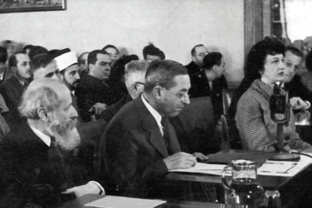Martin Buber (left) and Judah Magnes (center) testifying before the Anglo- American Committee of Inquiry in Jerusalem in 1946. (photo credit: Wikimedia Commons)