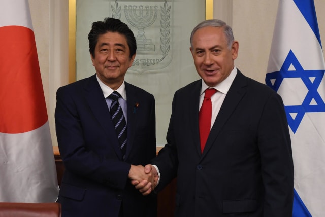 Prime Minister Benjamin Netanyahu meets Japanese Prime Minister Shinzo Abe, May 2, 2018 (photo credit: GPO PHOTO DEPARTMENT)