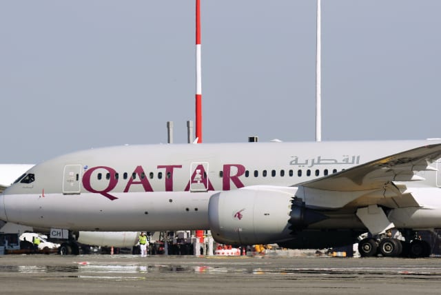 A Qatar Airways flight. (photo credit: REUTERS)