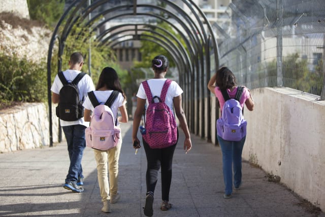 Back to school amid a pandemic (photo credit: YOSSI ZAMIR/FLASH90)