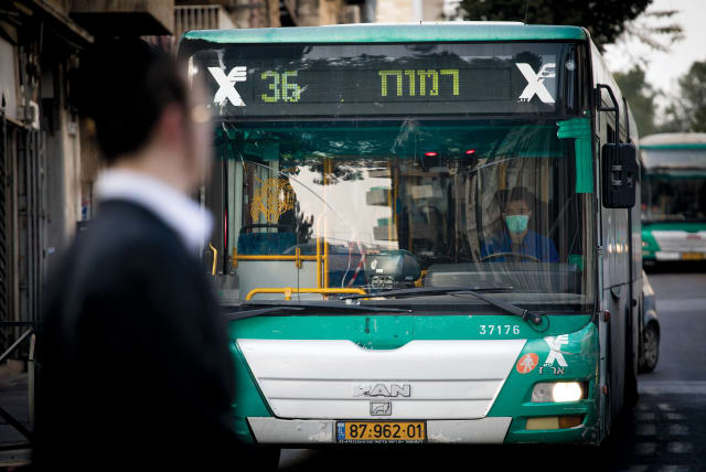  IS IT viable for the average resident to forgo their car and take the bus? (photo credit: YONATAN SINDEL/FLASH90)