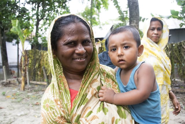  Indian mother and child (photo credit: FLICKR)
