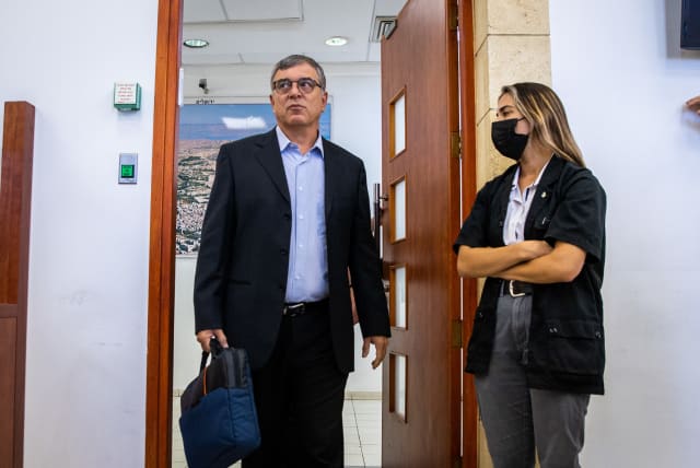Shlomo Filber, former director general of the Communications Ministry court hearing in the trial against former Israeli prime minister Benjamin Netanyahu, at the District Court in Jerusalem, May 10, 2022. (photo credit: OREN BEN HAKOON/POOL)