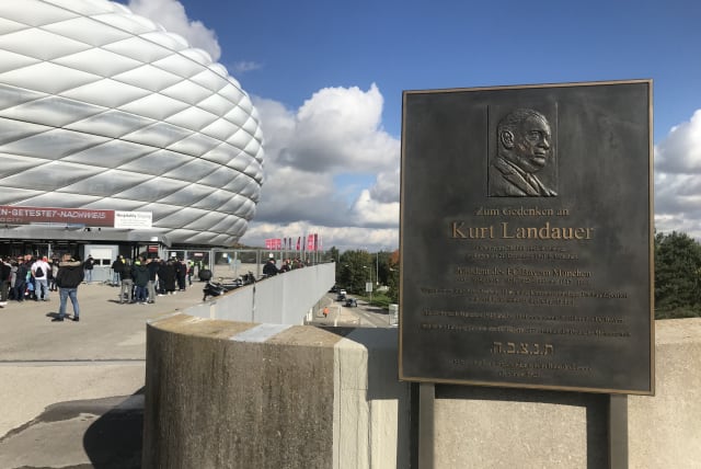  A plaque honors Kurt Landauer at the Allianz Arena, the stadium of FC Bayern Munich.  (photo credit: JULIAN VOLOJ/JTA)