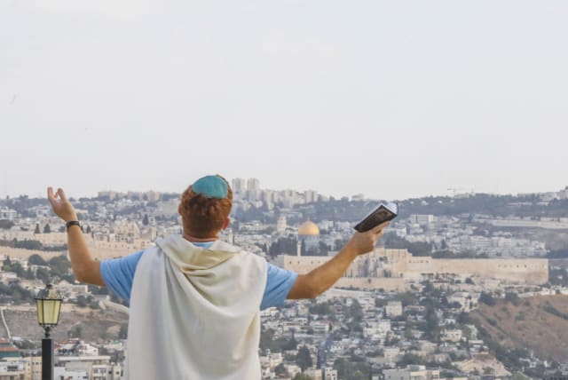  AS THE NEW YEAR begins, we need to feel that God is on our side, helping us to wipe out the mistakes of the past, not etching them in God’s long, perhaps punitive, memory.  (photo credit: MARC ISRAEL SELLEM/THE JERUSALEM POST)