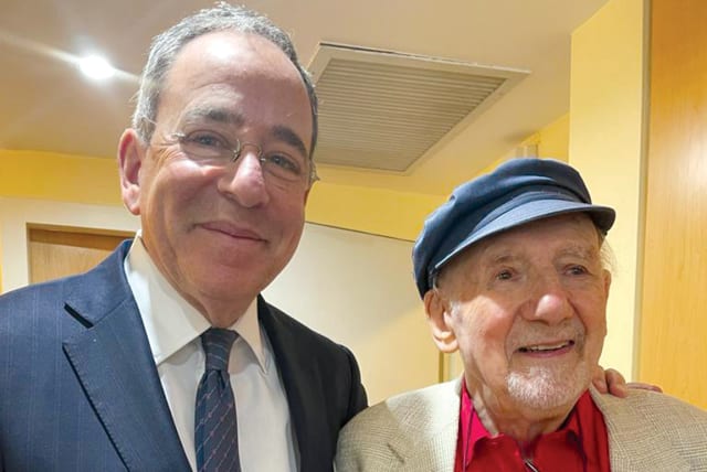  The writer, Walter Bingham, who at 98 is the oldest working journalist in the world, with US Ambassador Tom Nides. (photo credit: WALTER BINGHAM)