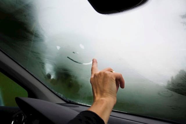  How to keep your car window from becoming foggy (photo credit: CREATIVE COMMONS)