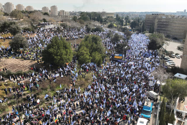 An aerial view shows the massive protest on Monday in Jerusalem. A compromise is only possible the moment both sides want it. (photo credit: ILAN ROSENBERG/REUTERS)