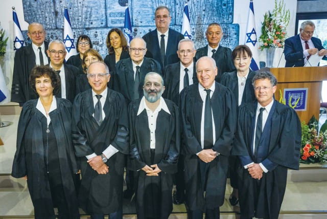  ARYE DERI, botttom center, can’t believe his good luck as he poses with his fellow Supreme Court justices. (Flashpot90) (photo credit: COMPOSITE/OLGA LEVI, FLASH90)