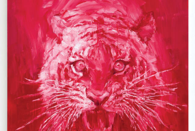  ‘BLOOD RED TIGER HEAD’ by Chinese painter Yan Pei-Ming stops you in your tracks. (photo credit: Yan Pei-Ming, ADAGP, Paris 2022)