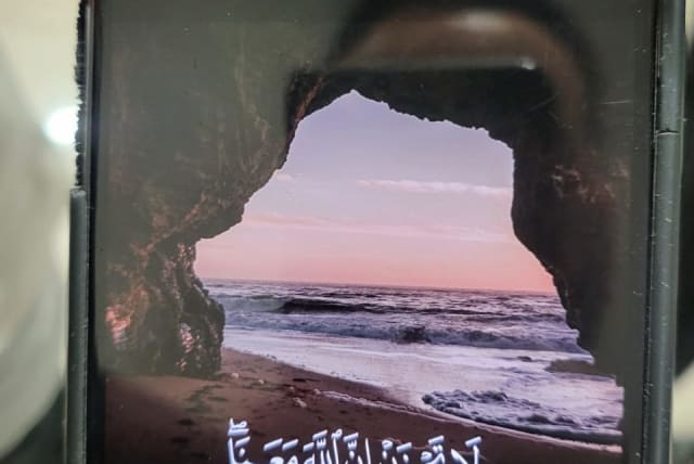 Several passengers received threatening messages in Arabic through AirDrop on their iPhones on a flight from Barcelona to Tel Aviv that was supposed to leave Tuesday night (photo credit: Shaked Boker)