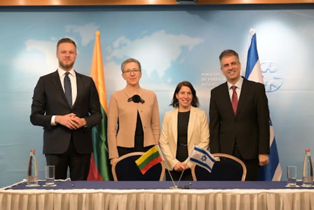  The two foreign ministers with the Israeli ambassador Hadas Wittenberg Silverstein in Lithuania and the Lithuanian ambassador Lina ANTANAVIČIENĖ in Israel  (photo credit: SHLOMI AMSALEM)