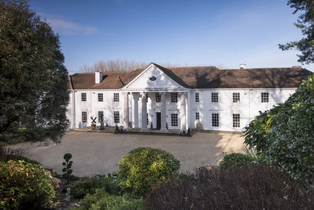  Sonning Court, the home of Israeli psychic and mystifier Uri Geller in the United Kingdom, now up for sale. (photo credit: Savills)