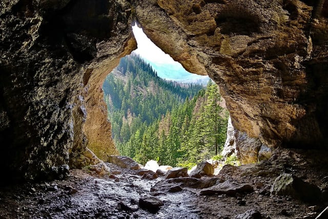  Illustrative image of a cave. (photo credit: PIXABAY)