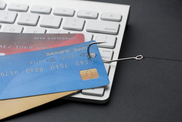 How can you keep yourself safe from phishing scams? (illustrative) (photo credit: FREEPIK.COM)
