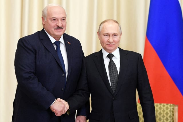  Russian President Vladimir Putin meets with Belarusian President Alexander Lukashenko outside Moscow (photo credit: REUTERS)