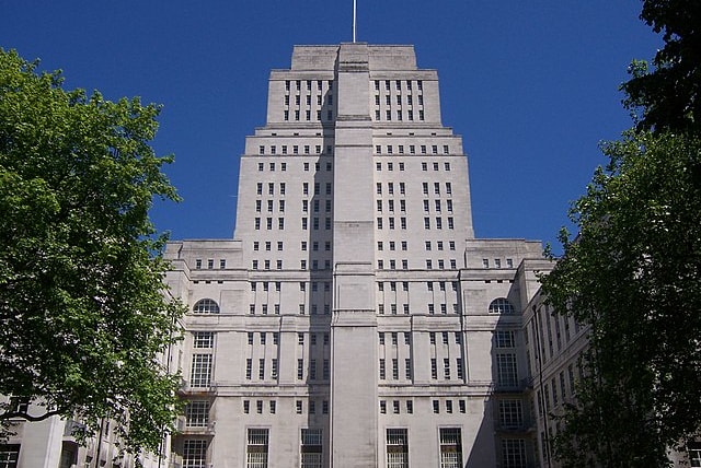  Senate House, University of London (photo credit: Wikimedia Commons)
