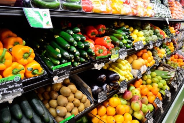  Fruit and vegetables in a supermarket. (photo credit: PUBLIC DOMAIN)