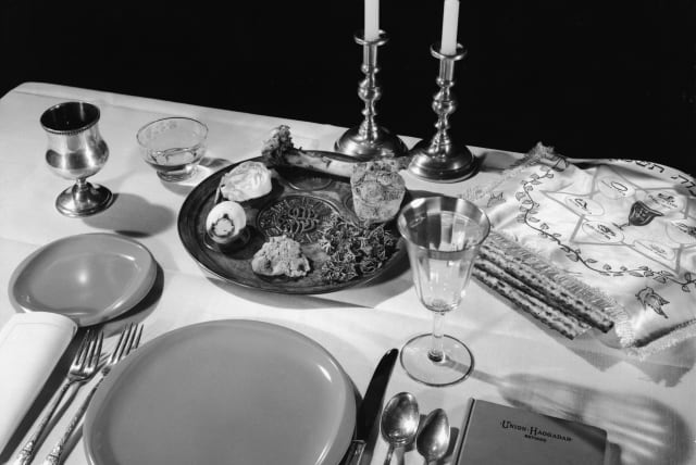  TABLE SET for Seder, 1950s. (photo credit: Hulton Archive/Getty Images)