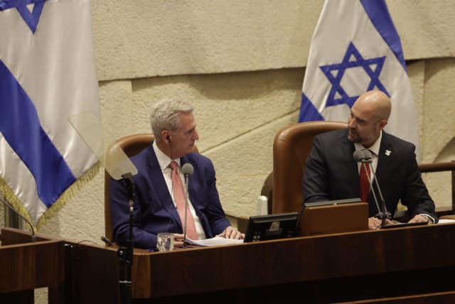  US House of Representatives Speaker Kevin McCarthy (L) is seen alongside Knesset Speaker Amir Ohana in Jerusalem, Israel, on May 1, 2023. (photo credit: MARC ISRAEL SELLEM/THE JERUSALEM POST)
