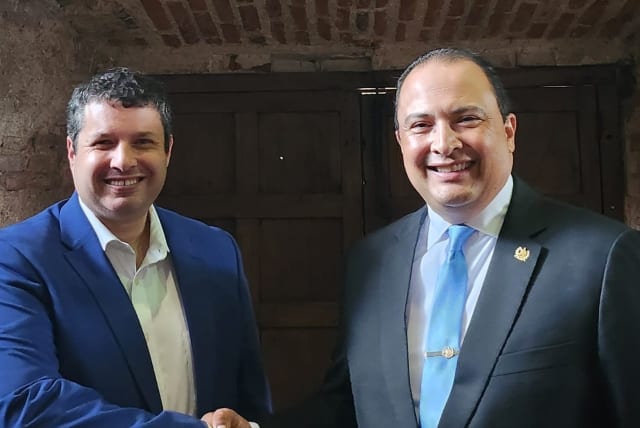  Dr. Josh Reinstein, president of the Israel Allies Foundation, with Mario Bucaro, Foreign Minister of Guatemala. (photo credit: ISRAEL ALLIES FOUNDATION)