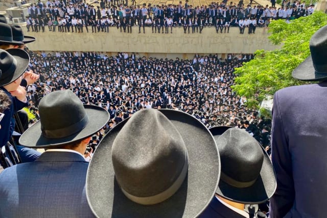  Thousands at the funeral of Rabbi Gershon Edelstein. May 30, 2023 (photo credit: AVSHALOM SASSONI/MAARIV)