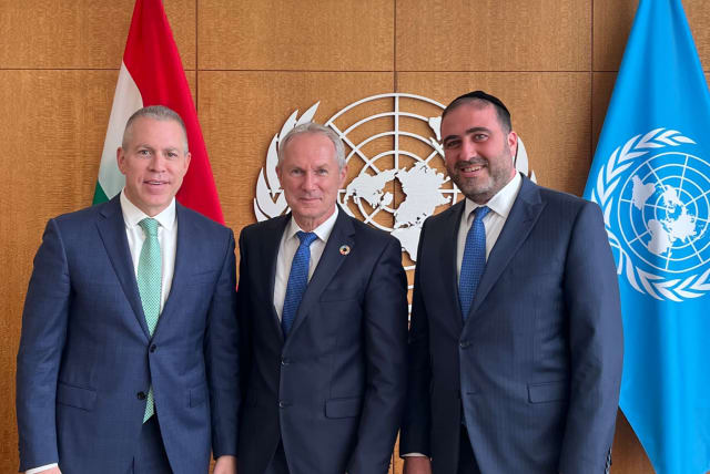 From left to right: Israeli Ambassador to the UN Gilad Erdan, UNGA Chief Csaba Karoshi and Health and Interior Minister Moshe Arbel. (photo credit: HEALTH MINISTER'S OFFICE)