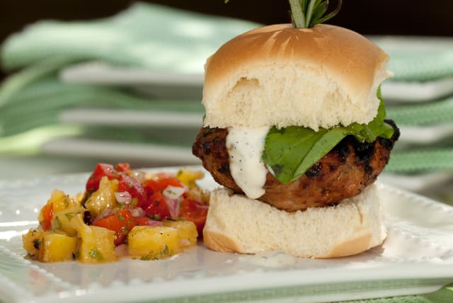  TURKEY BURGER (photo credit: The Giving Table)