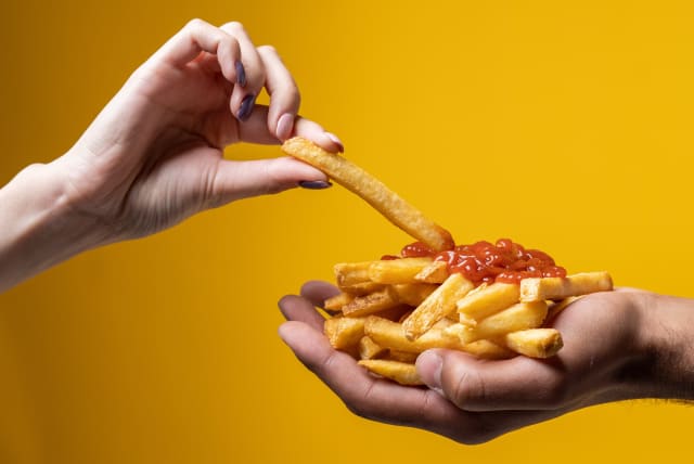  Are you getting the most out of your french fries without compromising your health? (photo credit: PEXELS)