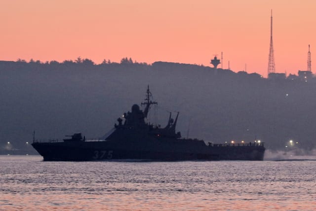  Russian Navy's patrol ship Bykov class corvette Dmitry Rogachev sails in Bosphorus, on its way to the Black Sea, in Istanbul, Turkey February 16, 2022 (Illustrative). (photo credit: Yoruk Isik/REUTERS)