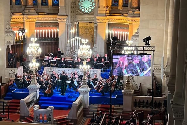  Jerusalem Symphony Orchestra Perform in Paris (photo credit: MINISTRY OF FOREIGN AFFAIRS)