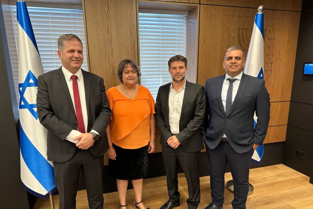  From left: Education Minister Yoav Kisch, Teachers' Union head Yaffa Ben-David, Finance Minister Bezalel Smotrich, Aliyah and Integration Minister Ofir Sofer. (photo credit: ALIYAH AND INTEGRATION MINISTRY)