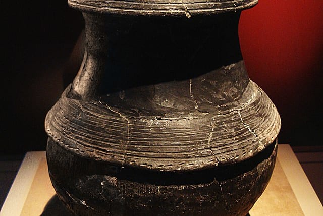  Cauldron from China, circa 5000-3000 BCE (photo credit: WIKIMEDIA)
