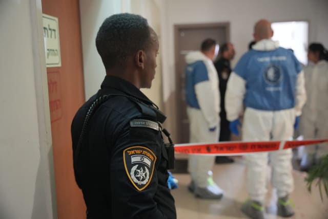  Police at the scene of a suspected murder in Hadera. August 27, 2023 (photo credit: ISRAEL POLICE)