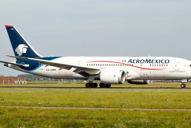  AeroMexico airplane, illustrative (photo credit: Wikimedia Commons/Gameplayzz)