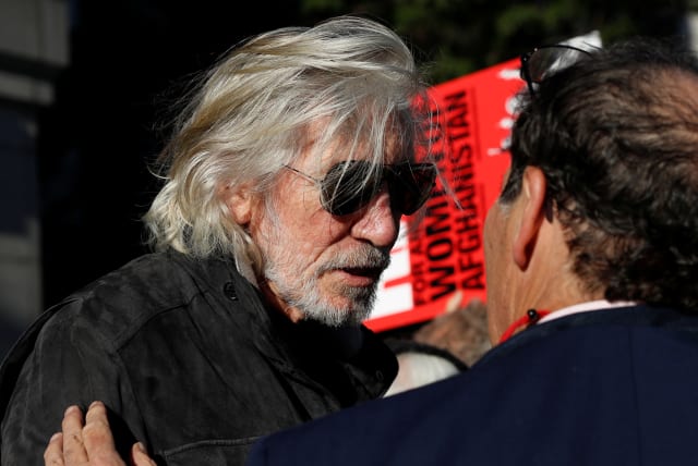 Musician Roger Waters arrives for the sentencing of attorney Steven Donziger, for criminal contempt stemming from Donziger's decades-long legal battle with Chevron Corp, outside the Manhattan Federal Courthouse in New York City, U.S., October 1, 2021. (photo credit: Shannon Stapleton/Reuters)