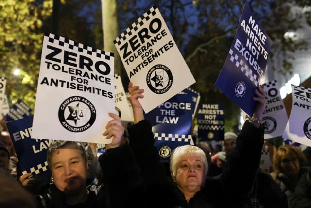  Demonstrators protest against the lack of police action during pro-Palestinian demonstrations and to condemn the increase of antisemitic hate crimes in London, Britain, October 25, 2023 (photo credit: REUTERS/Susannah Ireland)
