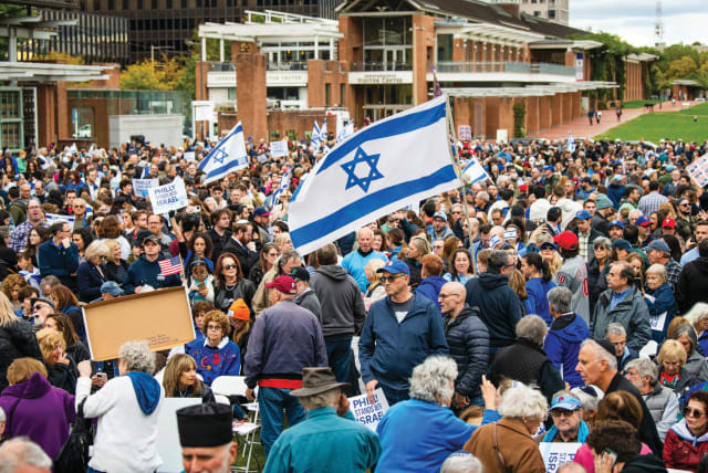  HUNDREDS GATHER for a pro-Israel rally in Philadelphia’s Independence Square, sponsored by the Jewish Federation of Greater Philadelphia, last month. (photo credit: Jewish Federation of Greater Philadelphia)